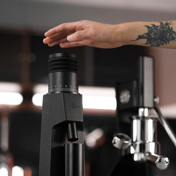 Электрическая кофемолка MHW-3BOMBER Sniper - черная