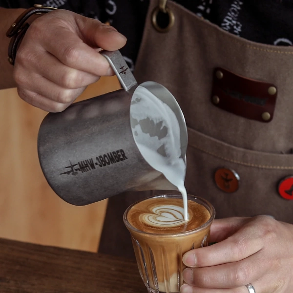 Питчер для молока 5.0 MHW-3BOMBER 600 мл - серебряный с пятнами